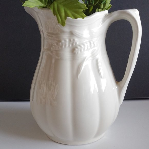 Weatherby Hanley England Wheat Pitcher Vase - Picture 3 of 14